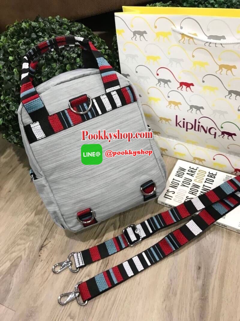 NEW ARRIVAL! KIPLING 2WAYS MINI BACKPACK กระเป๋าสะพาย 2Ways วัสดุ Nylon & Polyester 100% มีหูหิ้วปั้มแบรนด์เเละสายสะพายยาวหลากสีเลื่อนปรับได้ถอดได้ สามารถถือหรือสะพายได้หลายแบบไม่จำเจ จะสะพายไหล่ สะพายเฉียง Crossbody หรือจะคล้องสายเป็นเป้สะพายหลัง Backpac