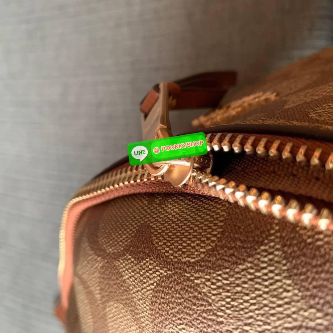 COACH F48740 BELT BAG IN SIGNATURE CANVAS กระเป๋าคาดอกทรง Unisex ทรงโดมรุ่นยอดฮิตไม่มีตกเทรน สวยเท่ทุกสี วัสดุหนังแคนวาสเคลือบคุณภาพดีตัดหนังแท้ ทนทาน ใช้งานง่าย ภายในเป็นช่องโล่ง ใส่ของได้เยอะ หยิบจับได้สะดวก ใช้ได้ทั้งชายและหญิง ใบจริงสวยไม่ผิดหวังคะ