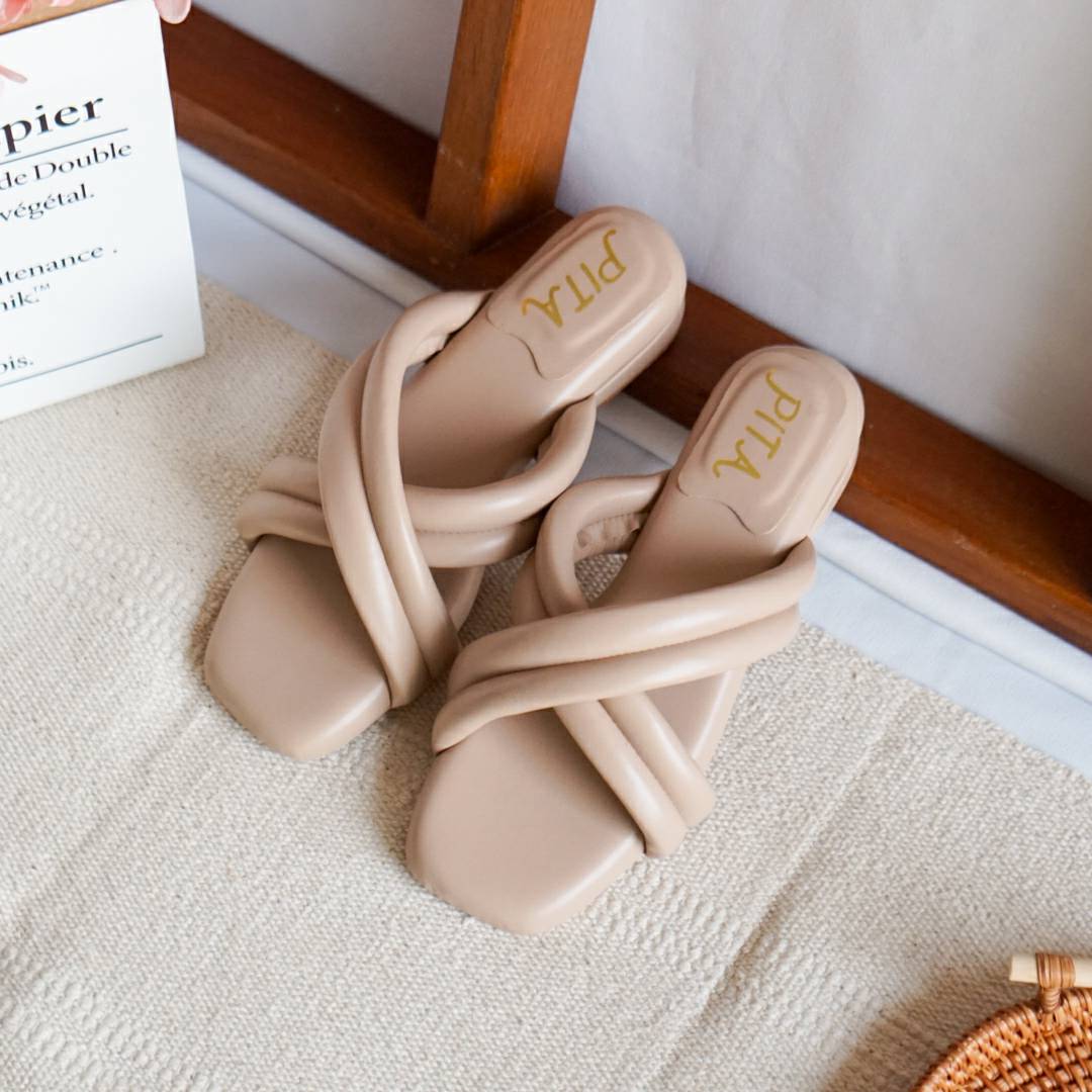 🌟พร้อมส่ง🌟 bubble shoes รองเท้าพื้นฟูนุ่ม (มากกกกกกก) ตัวสายไขว้นิ่มสุดๆ ส้นสูง1นิ้วกำลังดี มีพื้นกันลื่นให้ในตัว สวยตาแตกมากค๊า งานตัวจริง สวยทุกสี ใส่ดีมากๆ เดินทั้งวันก้ได้ ไม่อะไรที่จะทำให้เจ็บหรือเมื่อยเลยค๊า