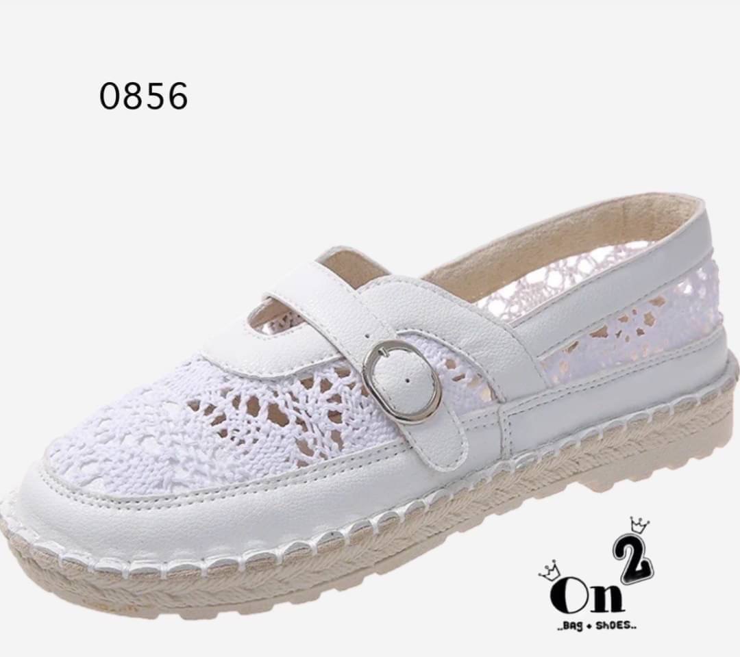 รองเท้าคัชชูลูกไม้แต่งสไตล์วินเทจ งานมาใหม่น่ารักเวอร์... คู่นี้ใส่แมทกับชุดได้ง่ายทั้งกางเกงและกระโปรงได้หมดทรงสวย