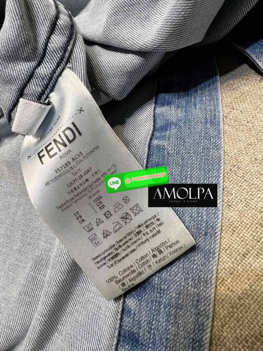 LONG MAXI DRESS FENDI DENIM ยีนส์แท้100เปอ งานไม่หนามาก ใส่สบาย มาพร้อมเข็มขัดผ้า ตัวนี้ ใส่ออกงาน ใส่ทำงาน ใส่เดินห้างชิวๆ บอกเลยว่า งานสวยม๊ากกก สวยหรู ดูแพงสุดๆ งานมีน้ำหนัก ผ้าอย่างดี น่ารักม๊ากก รุ่นนี้พิเศษมากกก รับรองว่าไม่ผิดหวังค่ะ ห้ามพลาดเลยน๊า