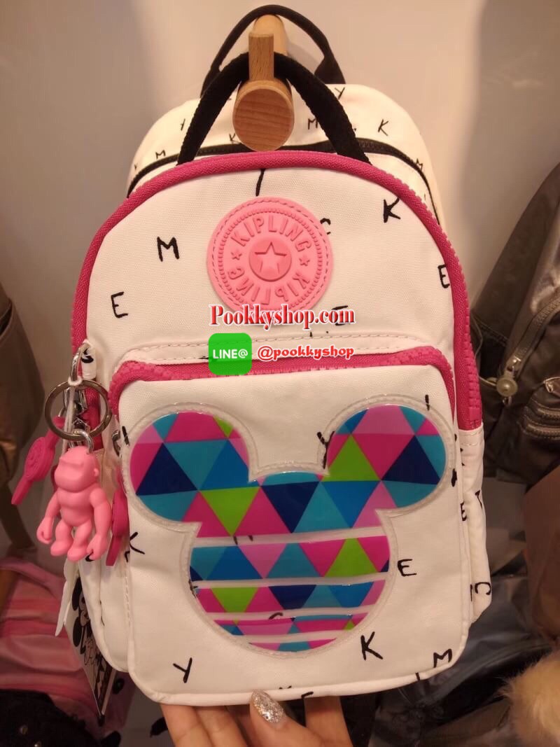 Kipling Disney’s Minnie Mouse and Mickey Mouse 3 IN 1 กระเป๋าสะพายหลัง สะพายข้าง หรือ crossbody 3 in 1 มาพร้อมพวงกุญแจลิง ด้านหน้ามีช่องซิปแยกใส่ของจุกจิก ภายในช่องหลัก มีช่องซิปใส่ของ พร้อมอีก 1 ช่องด้านใน เปิด-ปิด ด้วยซิป สะดวกใช้ พร้อมสายยาว 2 สาย สะพา