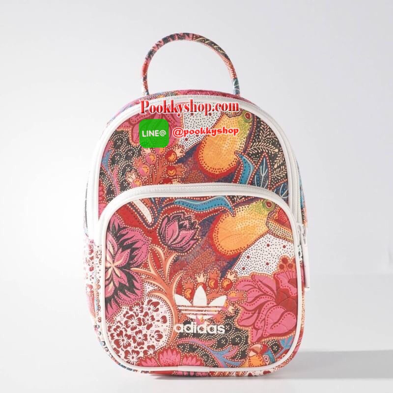 ADIDAS MINI BACKPACK กระเป๋าเป้หรือสะพายหนังPu คุณภาพดี สไตล์ Sport ขนาดมินิ น้ำหนักเบา ด้านหน้ามีโล้โก้และช่องซิป เปิดปิดด้วยซิปสะดวกใช้ หัวซิปแบรนด์ ภายในมีช่องใส่ของ หูจับถนัดมือ สายสะพายปรับได้ตามต้องการ สามารถสะพายเป็นเป้ หรือกระเป๋าสะพาย Crossbody ใ