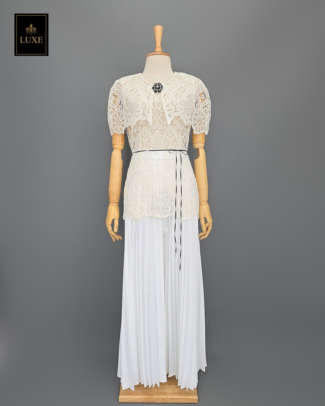 เสื้อแฟชั่น เสื้อลูกไม้ทรงเข้ารูป ดีไซน์เป็นเสื้อคลุมไหล่ในตัว ทำจากผ้าลูกไม้คอตตอนโครเชต์