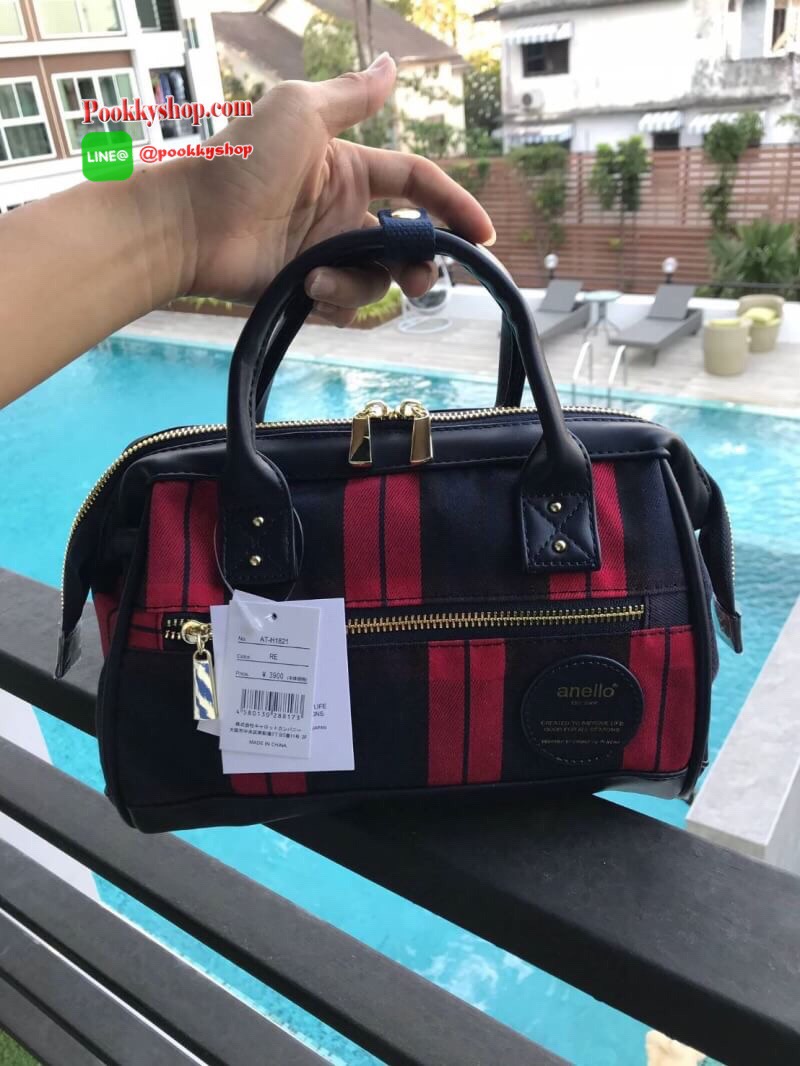 Anello check pattern mini 2 way Boston คอลเลคชั่นใหม่ล่าสุด!!ของรุ่น2way mini boston วัสดุผ้าแคนวาส ลายสก็อต และขอบบนล่างและด้านหลัง ลายสก็อตต้อนรับปลายปีที่ดูมีสีสันชวนหลงใหล รูปแบบและดีไซน์ยังคงใช้งานได้ดีเหมือนเดิม ราคาสุดคุ้มโดนใจห้ามพลาดนะคร้า!!