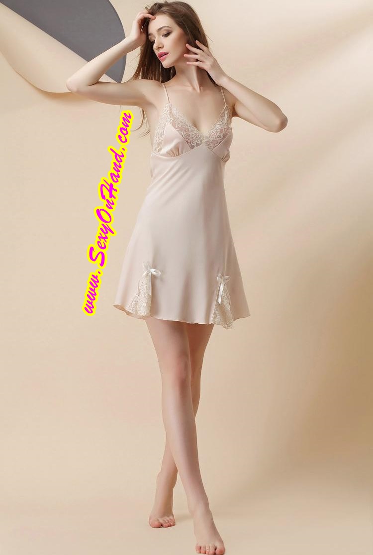 ชุดนอนผ้าไหม ชุดนอน ผ้าไหม งานเกรด AAA สีแชมเปญ สวยหรูไสตล์คุณหนูหรูๆ แต่งลูกไม้ช่วงขอบอก ปลายแต่งริบบิ้นและลูกไม้ แบบคลาสสิคมีระดับมากๆคะ