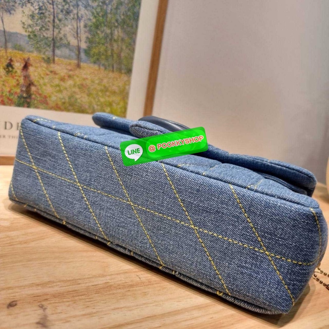 COACH CR704 TABBY SHOULDER BAG 26 WITH QUILTING 🔆 Details ไอเท็มใหม่ ตัวแม่แบบฉ่ำ สวยทำถึง! ต้อนรับซัมเมอร์ให้โดดเด่นกว่าใคร กับกระเป๋าสะพายไหล่ดีไซน์หรูหรา มีดีเทลสวยงามด้วยการเดินด้ายลวดลายตัดกับกระเป๋า เปิด-ปิดด้วยอะไหล่แบบกระดุม ภายในมีช่องเยอ