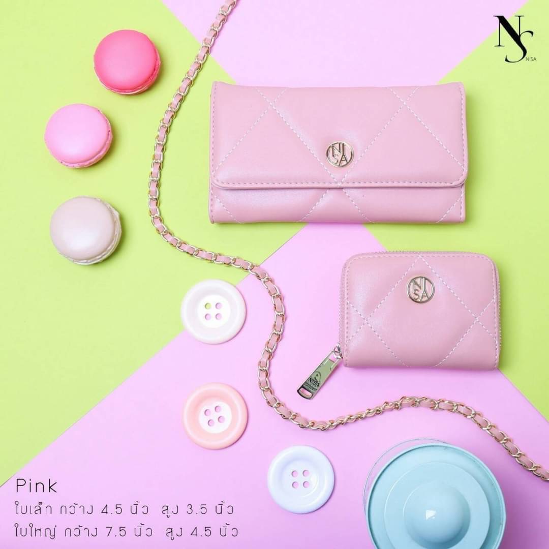 NISA Style My Authentic Brand มาแล้วค่ะ กระเป๋าสตางค์แบรนด์แท้ รุ่นขายดีที่สุด !!! NISA bag ~ ปังแน่นอน !!! จัด set 2 ใบ มาพร้อมกล่องแบรนด์ เลิศมากค่ะ ด้านหน้าและหัวซิปมีโลโก้แบรนด์ทุกใบ ภายในบุผ้าลายลิขสิทธิ์อย่างดี งานแลมป์ขึ้นเงา น้ำหนักเบามากค่ะ มาพร้