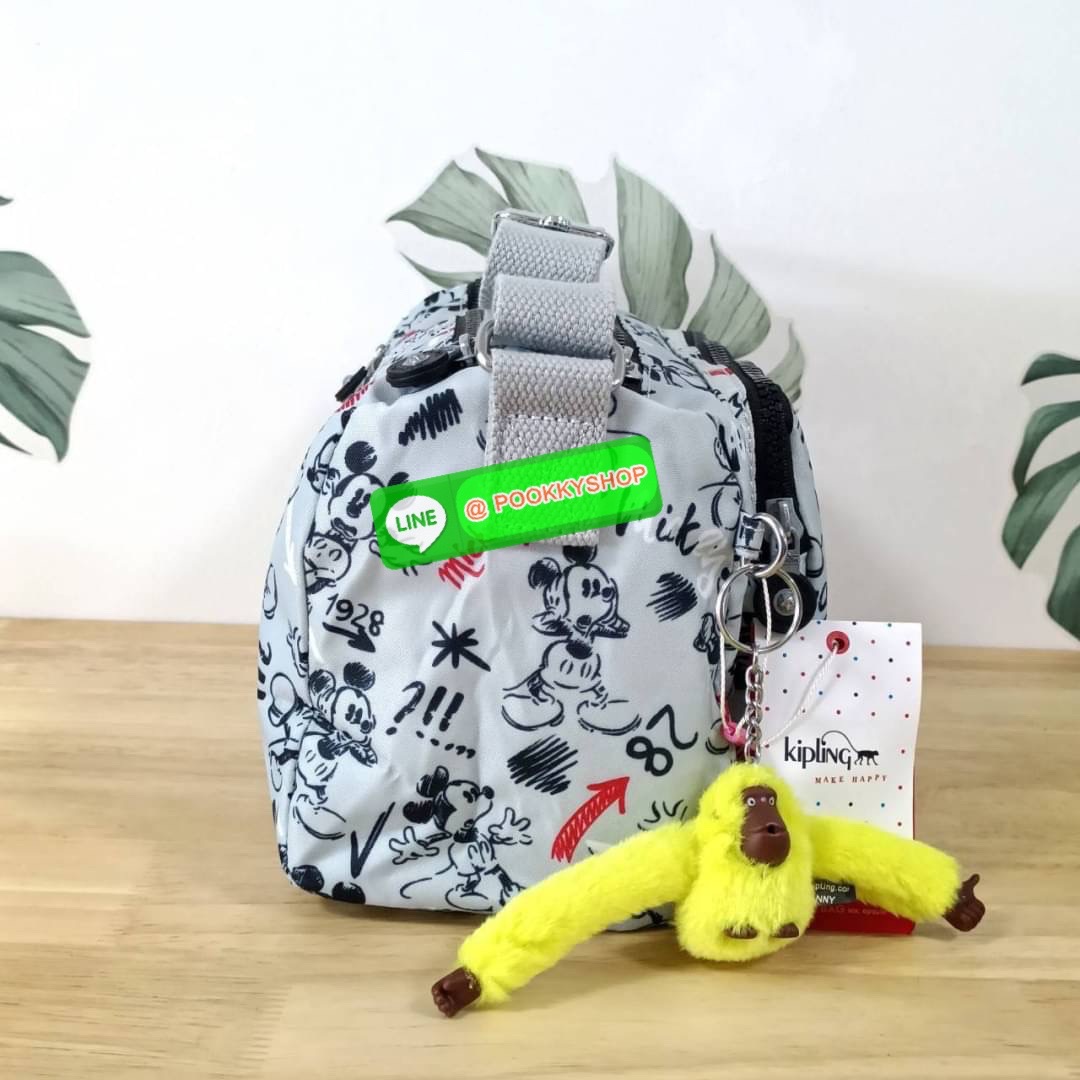 KIPLING RETH CROSSBODY BAG ซับในตาราง วัสดุ Nylon +polyester กระเป๋าสะพายข้างหรือ สะพาย Crossbody ได้ ช่องหน้าเปิด-ปิด ด้วยซิป พร้อมช่องแยกบ่อยด้านข้าง ช่องหลัก 2 ช่อง ด้านในโล่งกว้าง สามารถจุสัมภาระได้เยอะ พร้อมช่องซิปหลัง สายสะพายปรับระดับสั้น-ยาว ได้ f