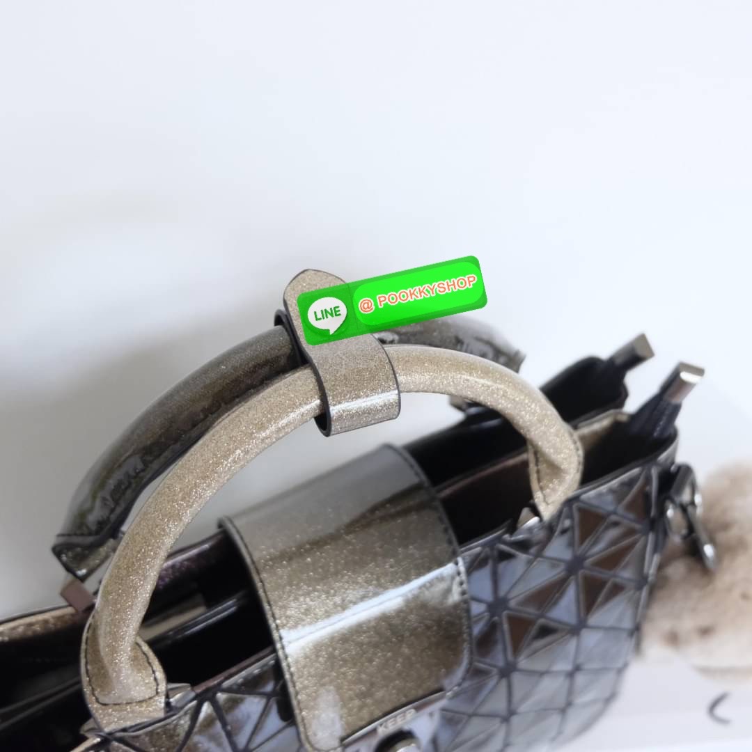 สินค้าเข้าใหม่ 𝗞𝗘𝗘𝗣 𝐀𝐋𝐈𝐙 𝗖𝗢𝗟.𝟮 ลายใหม่ ( DIAMOND PATTERN ) ทรงสวย ขายดี ขนาดกำลังดี และที่สำคัญ !! น้ำหนักเบา ไม่รอช้าทางแบรนด์เลยทำ สีใหม่มาเพิ่มลูกเล่นให้กับ