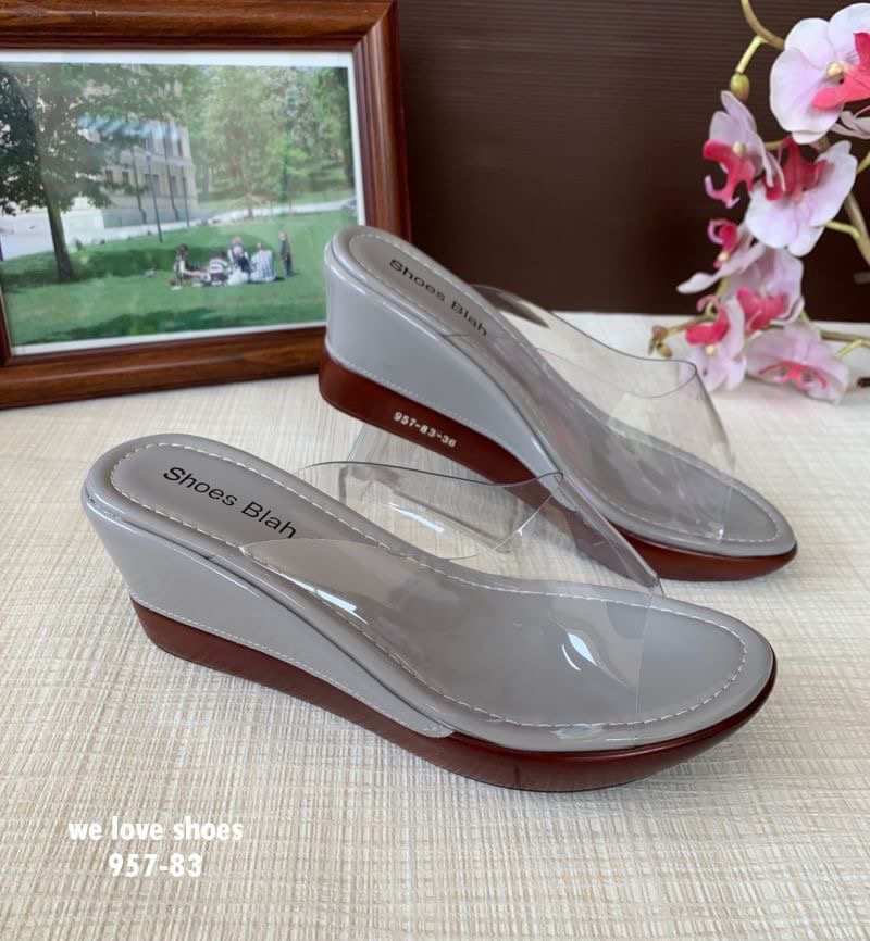 พร้อมส่ง รองเท้าส้นเตารีด พลาสติคใสนิ่ม ใส่สบายไม่บาดเท้า แบบขายดี น้ำหนักเบา สูง 2.5 นิ้ว