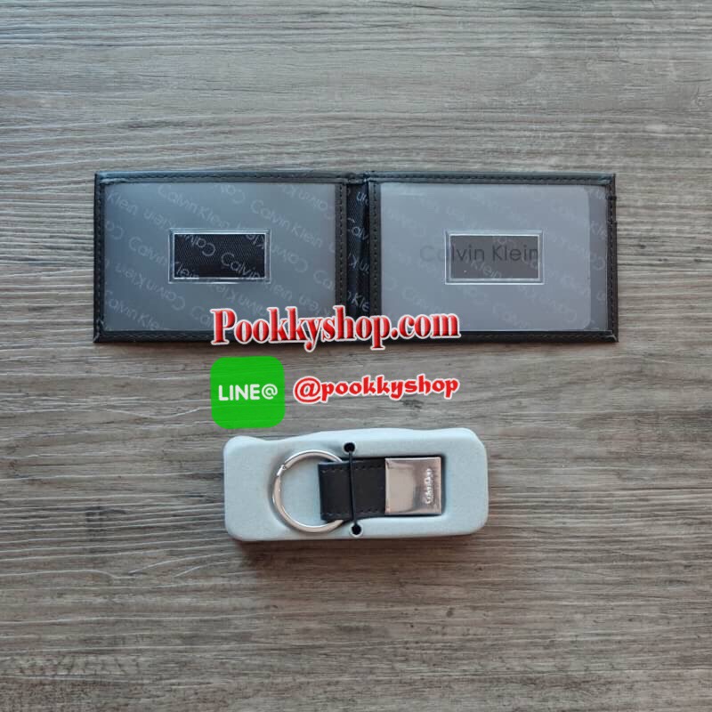 Calvin Klein Leather Credit Card Fold with Metal Clip Key Fob Set กระเป๋าสตางค์ใบสั้น Set สุดคุ้มมอบให้เป็นของขวัญหรือใช้เองก็แนะนำค่ะ