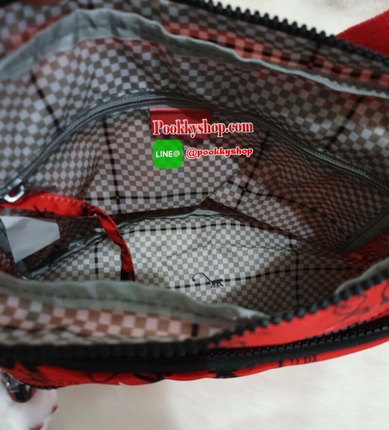 พร้อมส่ง KIPLING CROSSBODY BAG กระเป๋าสะพายพิมพ์ลายมิกกี้สีสันสดใส จุดเด่นมีช่องซิปหลายช่อง จุของได้เยอะและเป็นสัดส่วน มาพร้อมกับสายสะพายที่สามารถปรับระดับได้ จะสะพายข้างหรือสะพายแบบเฉียงก็ดูดีนะคะ รุ่นนี้ขอแนะนำเลยค่าาา