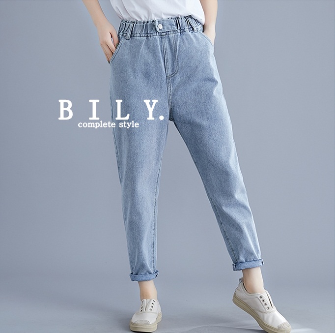เข้าเพิ่มรอบ 2 !!! NEW ARRIVAL complete style by BILY กางเกงผ้ายีนส์เดนิมเนื้อนุ่มไม่แข็ง เอวยืดอย่างดี กางเกงดูคิ้วส์แต่งกระดุมหลอกด้านหน้า กระเป๋าข้าง กระเป๋าหลัง งานผ้าญี่ปุ่นนำเข้า ทรงสวยเท่ชิค งานน่ารัก ใส่สบายค่ะ