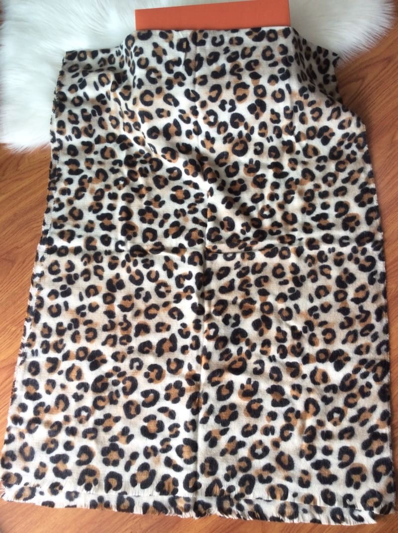 Brand: No Brand ผ้าพันคอลายเสือ 🔥 เสือต้องมา in trend กับแฟชั่นลายเสือ 🔥 ผ้าคลุมไหล่ ผ้าพันคอ ขนาดใหญ่ ทอลายเสือ ลายชัด ลายคมกริบ เนี๊ยบสุดๆ เนื้อผ้าในผืนเดียวกัน สีสวยคลาสสิค เนื้อผ้าหนา เนื้อนุ่ม อุ่นสุดๆ เนื้อผ้าผสมขนสัตว์ หนาวนี้ห้ามพล