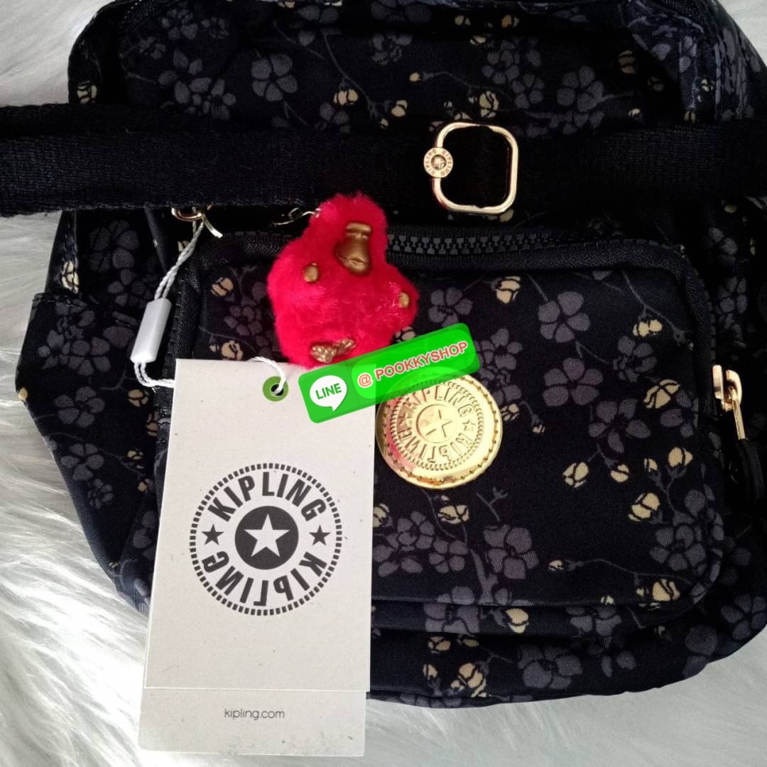 Kipling Basic Mini Backpack กระเป๋าเป้มินิ วัสดุ Nylon +ซับใน Polyester ขนาดใบเล็กระทัดรัด ใช้งานง่าย ด้านหน้ามีซิป pocket สำหรับใส่ของเล็กน้อย ช่องหลักโล่งกว้างใส่ของได้เยอะ พร้อมช่องซิปผนังข้างหลังและช่องแยกสำหรับใส่ของอีกฝั่ง สามารถใช้งานได้ ถึง 3 แบบ