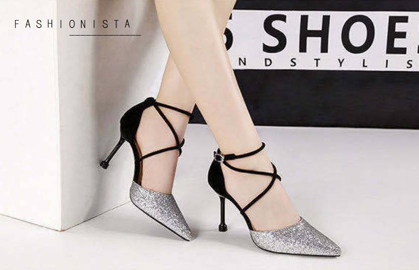 สินค้ามาใหม่ พร้อมส่งเลยค่ะ!! LUXURIOUS Collection งานหรูหรามีระดับ รองเท้าส้นสูงคุณภาพดี ดีไซน์สวยระดับไฮคลาสวัสดุ pu ตกแต่งกลิสเตอร์เนื้อทรายระยิบระยับ งานเนียนละเอียดประณีต ทรงปิดหน้าเท้า แต่งพันข้อเท้าเก๋มาก ส้นสูง 9 c.m. ใส่แล้วสะกดสายตาสุดๆค่ะ ช่วยข