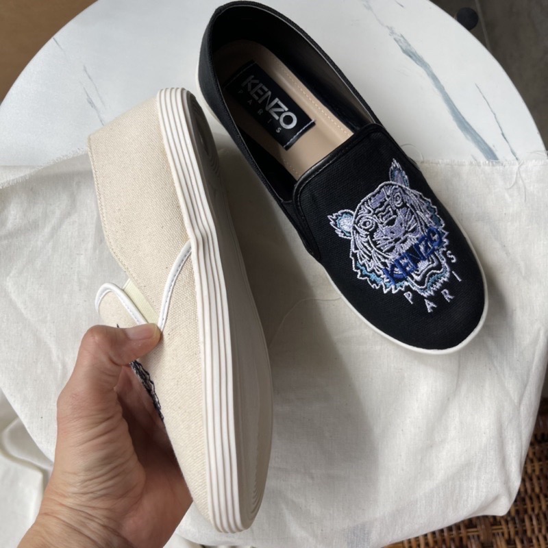 แบบขายดี พร้อมส่ง รีพีทอีกรอบคะ รองเท้าคัทชู Kenzo วัสดุทำจากผ้าแคนวาสปักหน้าเสือ พื้นรองเท้าเป็นยางซิลิโคน ใส่ดีน่ารัก