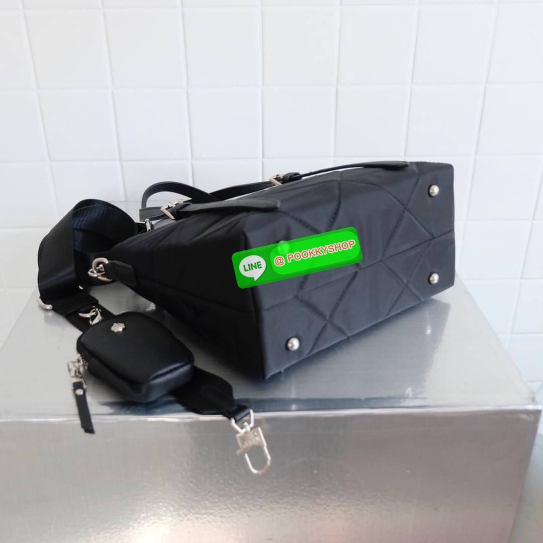 👑รุ่นขายดีล่าสุด กระเป๋า รุ่น COZY ทรง 𝗦𝗛𝗢𝗣𝗣𝗜𝗡𝗚 𝗕𝗔𝗚 size M (กลาง) ที่ผลิตจากวัสดุ Signature ของทางแบรนด์ 𝗡𝗬𝗟𝗢𝗡 𝗡