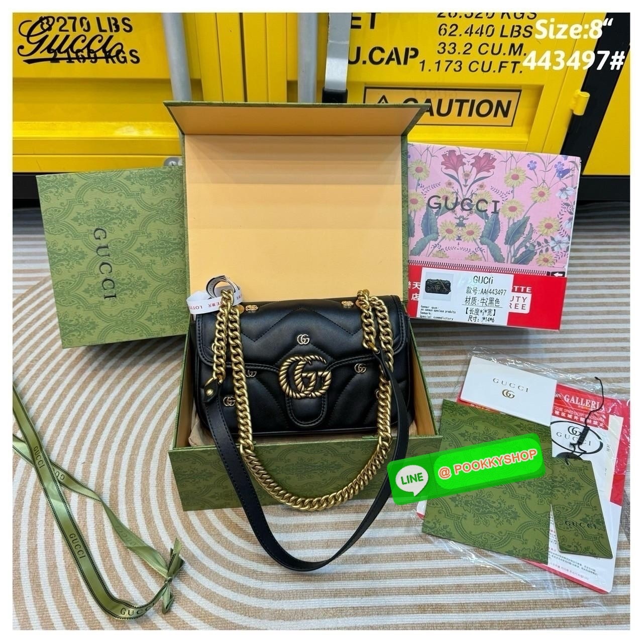 GUCCI GG Marmont Shoulder Bag with monogram-plaque กระเป๋าสะพายรุ่นคลาสสิค ดีไซน์ใหม่ ตกแต่งโลโก้ GG เต็มใบ เพิ่มความลูกคุณลักชูไปอีก สีสวยขับผิว ดูแพง อัพลุคได้สบายๆ เป็นไอเท็มที่ใช้เป็น everyday bag ได้เลย ใบนี้ต้องแนะนำเลยจ้า