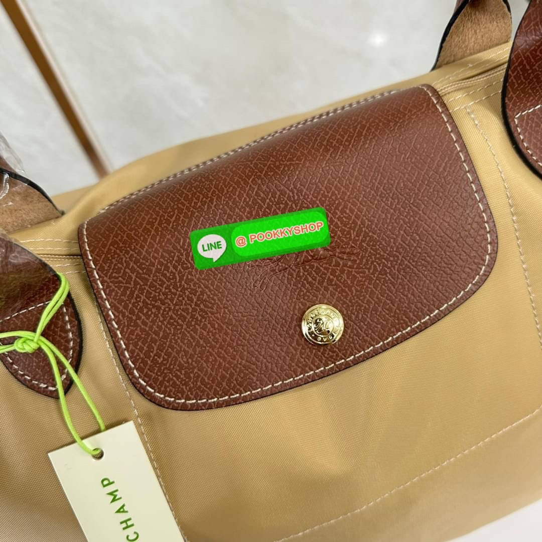 LONHGCHAMP LE PLIAGE ORIGINAL L TOTE BAG 🔖กระเป๋าสะพายไหล่ Le pliage ใบใหญ่ เรียบง่ายจุของได้เยอะ สามารถเก็บเอกสารหรือแล็ปท็อปได้คะ 🔖วัสดุ:ไนลอนเคลือบ 🔖เปิด-ปิดด้วยซิป ภายในกว้าง มีช่องลับแยกคะ 🔖สามารถพับเก็บได้พกพาสะดวกคะ