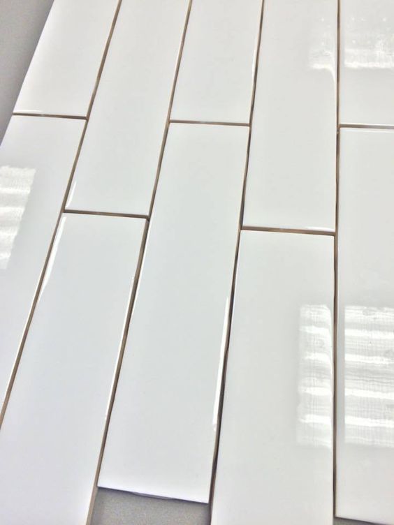 Subway Ceramic 2"x8" Glossy White / แผ่น