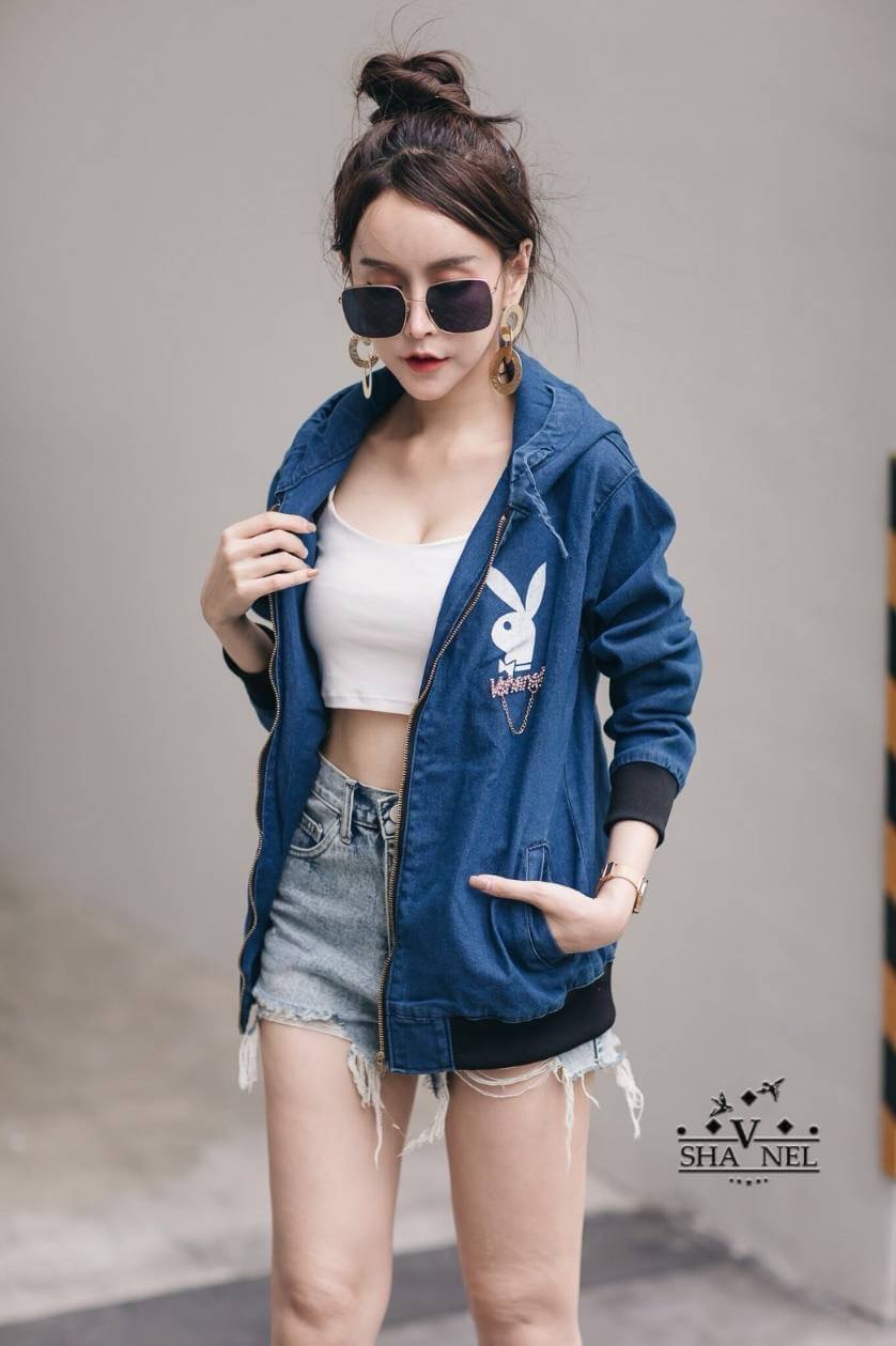 สิ น ค้ า เ ข้ า เพิ่ ม รอบที่เท่าไหร่ก็ไม่รู้ ขายดีฝุดๆ อะไรจะขายดีเบอนี้เข้ากี่รอบก็หมด เบสบอล play. Boy เเพทเทริ์นสวยเนื้อผ้าเกรด A ตัดเย็บโดยช่างผู้ชาญดีไชน์ออกมาเก๋ไก๋อย่าบอกใครเชียว. คัทติ้งเนียบมาก อัพลุค สาวมั่น คอนเฟิม สกีนหน้าหลัง. เพิ่มดีเทลได้