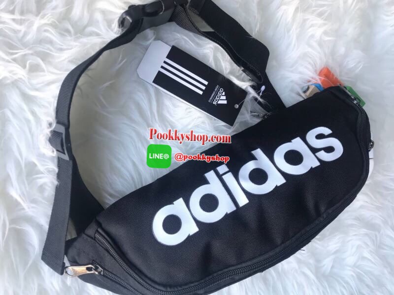 Adidas Classic waist bag กระเป๋าสไตล์คาดอกหรือคาดเอว วัสดุผ้าแคนวาส ด้านหน้ามี2ช่องซิปใส่ของจุกจิก ช่องหลักสามารถใส่กระเป๋าสตางค์ยาวได้ ภายในบุผ้าสกรีนโลโก้ มีช่องซิปหลังเพิ่มอีก1ช่อง พกพาได้สะดวก ความยาวสายปรับฟรีไซส์ ใช้ได้กับทุกเพศเลยคร้า!!