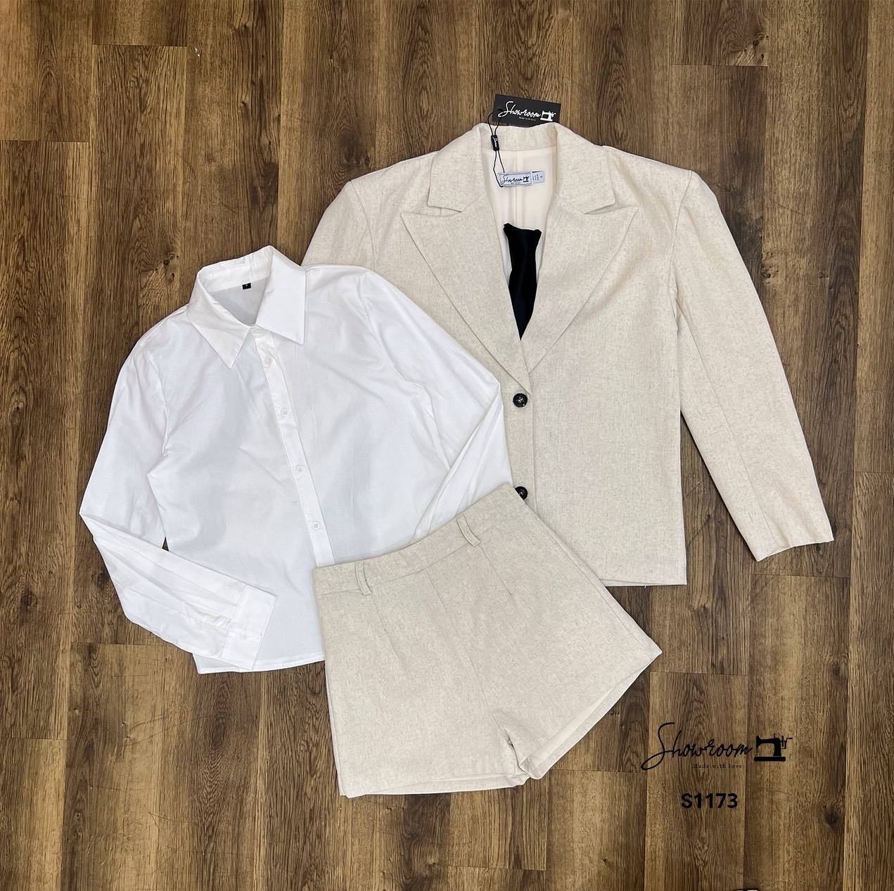 ชุดเซทแฟชั่น Korea suit set เกาหลีเกาใจไม่ไหว กับเซ็ตสูทที่จัดกันมาเต็มๆแบบ 4in1