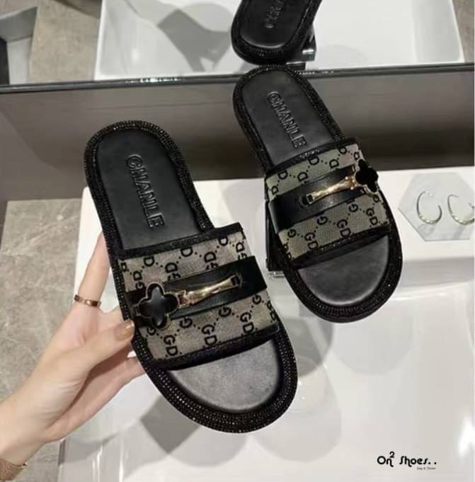 แบบสวยพร้อมส่ง รองเท้าแตะตาข่ายโปร่งใส 3สี มีเส้นคาดหน้า พื้นนิ่มนิยมมาก ใส่สบาย