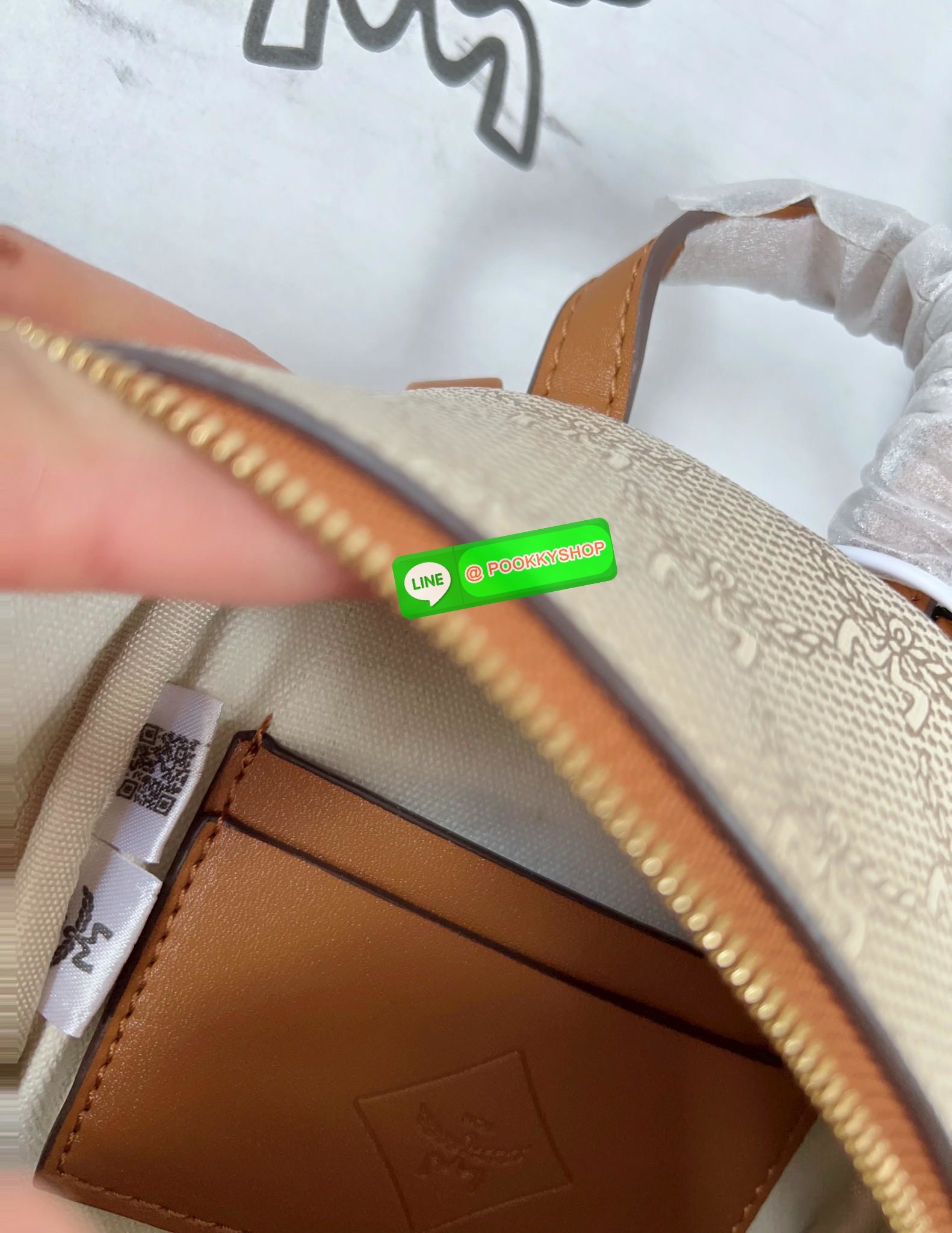 📸NEW NEW NEW!🎉🎉 เข้าแล้วสาวๆท่านใดรออยู่ จัดได้เลยค่าา อย่ารอช้าก่อนหมด! LAURETOS MCM STARK BACKPACK 📣พร้อมส่ง! บอกก่อนเลยน้องน่ารัก น่าใช้มากๆ พกพาติดตัวได้ตลอดเลยจริงๆค่า ใครมีแพลนเที่ยว ตปท.หน้าหนาวนี้จัดไปเลยค่าา สวยฉ่ำ