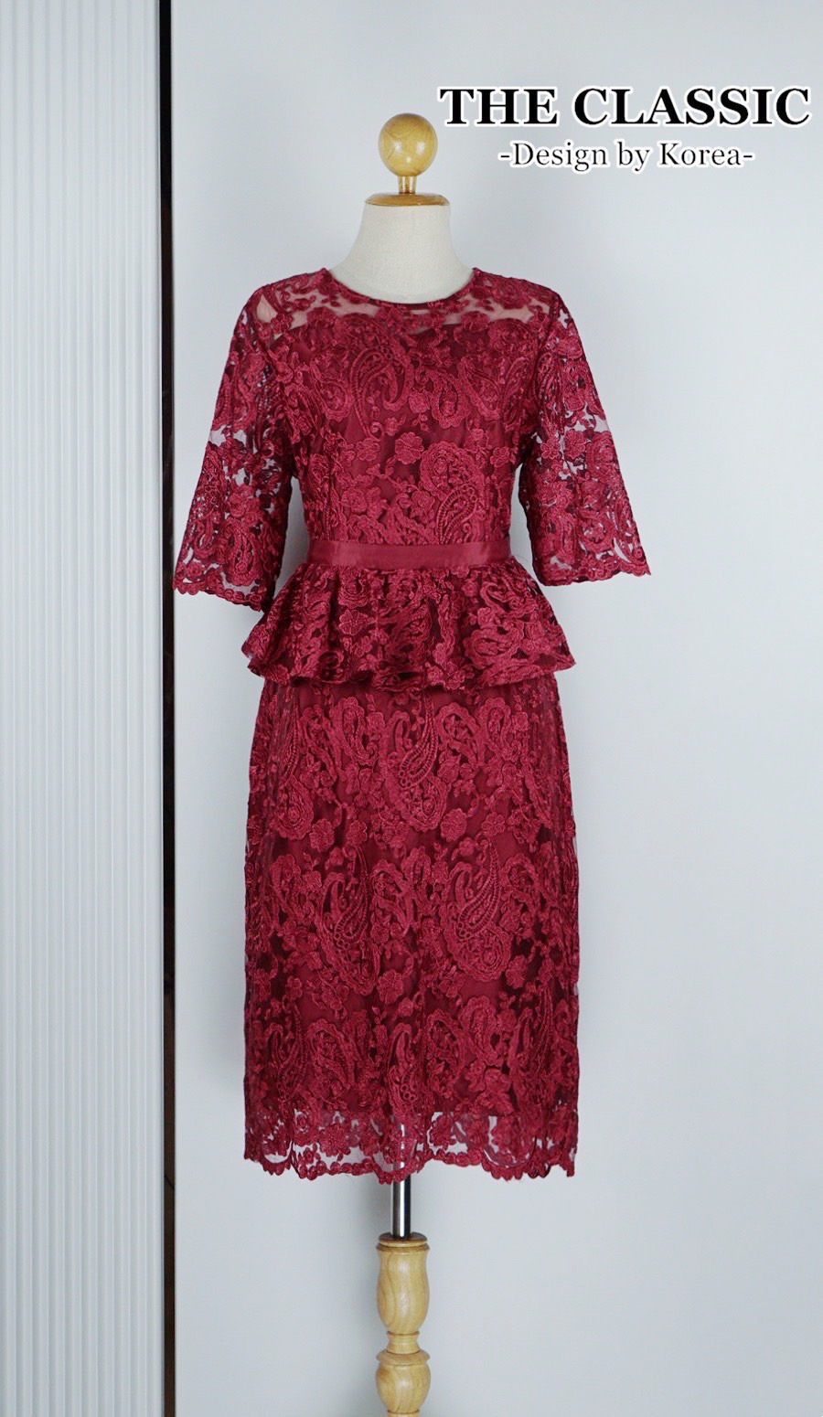 เดรสแฟชั่น เดรสลูกไม้เอวระบาย ใช่ผ้าลูกไม้งานปักลายด้วยไหมเนื้อเงา