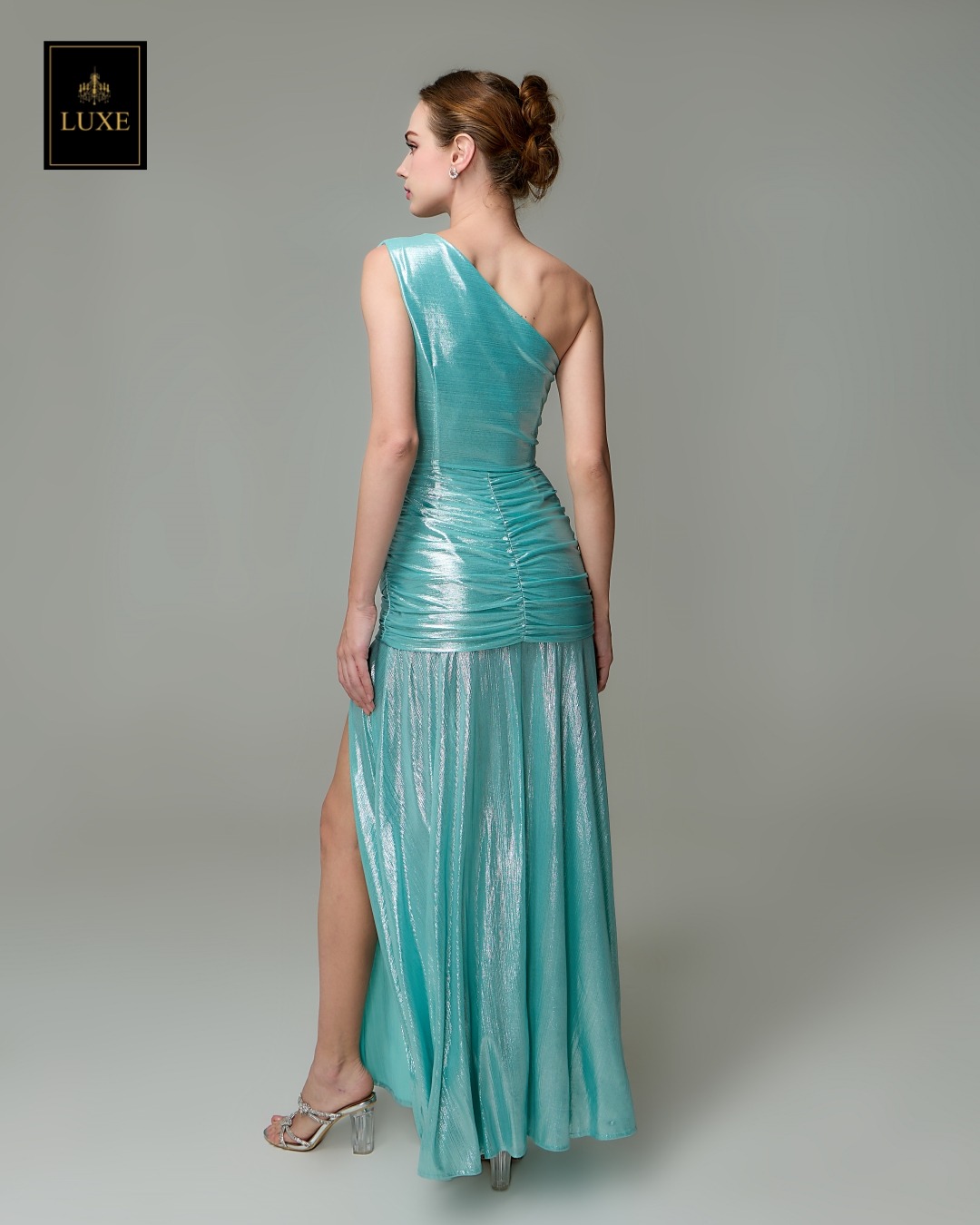 เดรสแฟชั่น แม็กซี่เดรสเสื้อไหล่เดียวอัดพลีท กระโปรงเข้ารูปตรงสะโพก