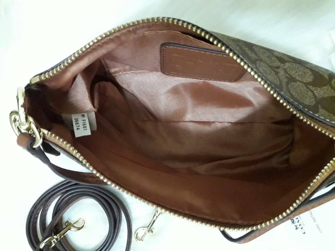 ขายดี Coach Messico Top Handle Pouch In Signature Coated Canvas กระเป๋าหิ้ว/คล้องไหล่/สะพายข้าง ขนาดเหมาะ ดีไซน์สวยน่ารัก ผลิตจากวัสดุคุณภาพดี แข็งแรงทนทานน้ำหนักเบา ภายในบุผ้าสวยงามเรียบร้อย 1 ช่องอเนกประสงค์ ซิปโลหะสีทองสวยงาม สายสะพายถอดและปรับความยาวไ
