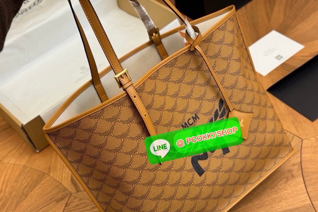 MCM Himmel Shopper in Lauretos • กระเป๋าช้อปเปอร์รุ่นHimmel Shopper • วัสดุ Lauretos Monogram Canvas ลายตัว M + ใบลอเรล เอกลักษณ์ใหม่ของ MCM