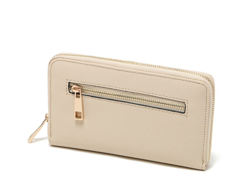 กระเป๋าสตางค์ Aldo กระเป๋าถือ สีครีม แบรนด์เนม Aldo แบรนด์หรูจาก แคนนาดา เนื้อสีครีม มีลายTexture ในตัว ช่องใส่ของใหญ่2ช่อง ช่องเสีบบัตร 2ด้าน