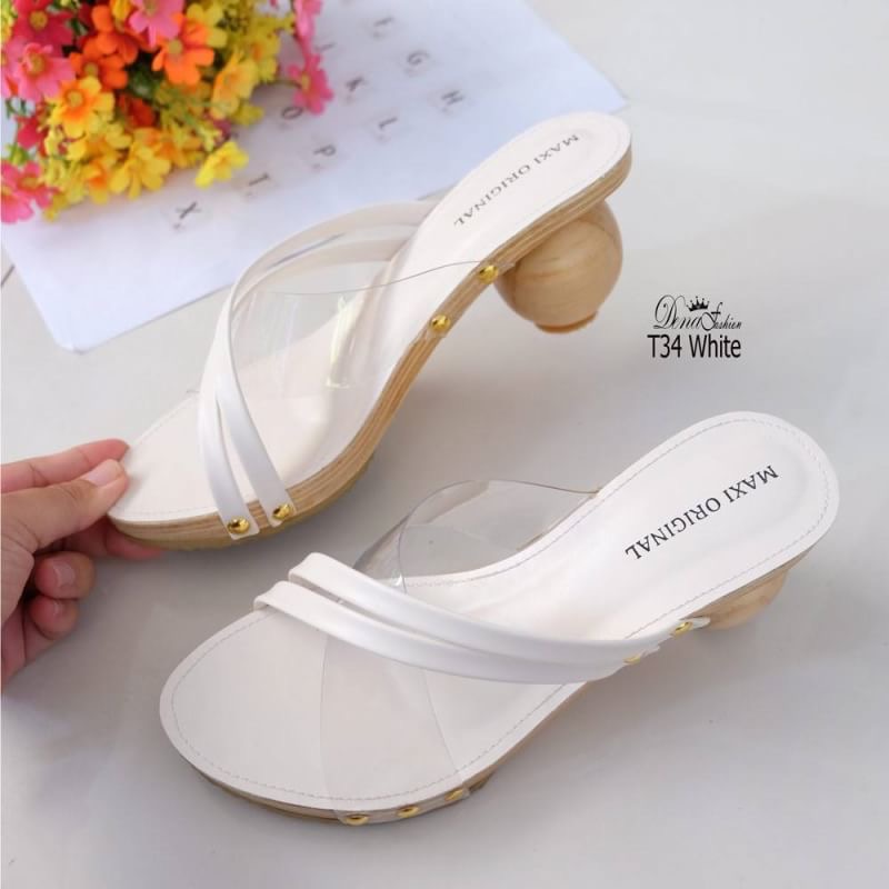 T34 เกี๊ยะส้นตุ่ม สวยขนาดนี้ ไม่สนยังไงไหว งานสวยทำยาก ในราคาเบา สวยเกินราคาจริงๆจ้า ดีเทลทรงสวมหน้าไขว้ ทนทานด้วยงานตอกหมุด หรูหราดูแพง ที่คุณห้ามพลาด