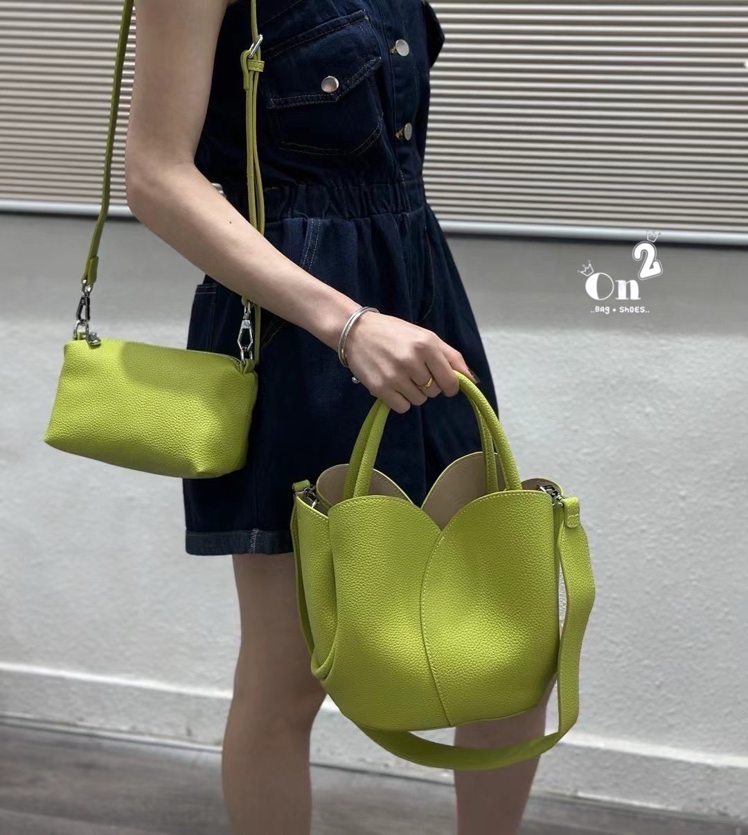 Classic Working PU Bag ▪️กระเป๋าถือ &สะพายข้าง ทรงดอกทิวลิป ทรงสวยมากวัสดุเป็นหนัง PU Premium มีกระเป๋าใบเล็กให้ 1ใบ และมีสายยาวให้ 2 เส้น