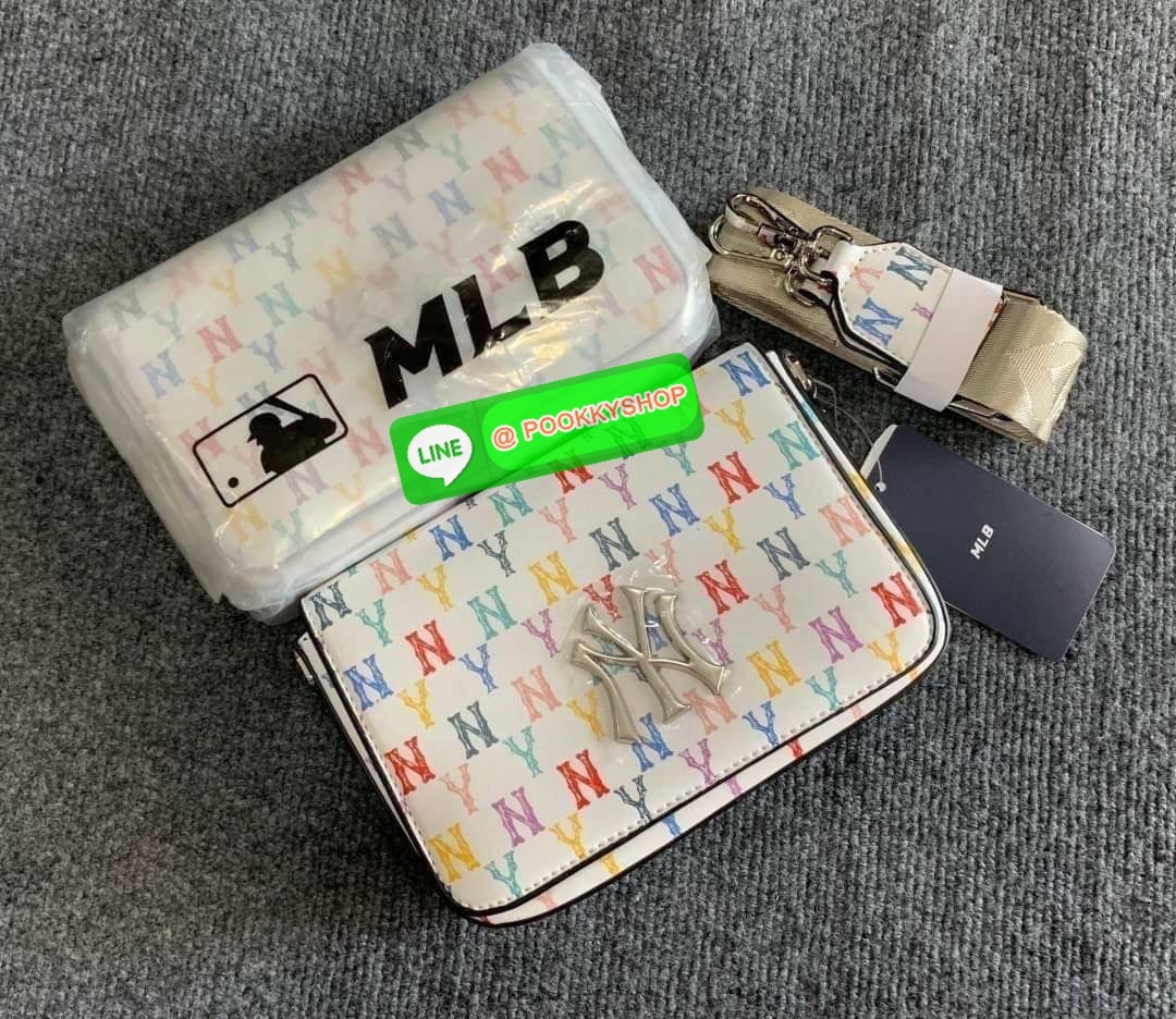 🔥รอบนี้ราคาดีกว่าเดิม🔥พร้อมส่งรอบนี้ราคาดีสุดๆในไอจี3000+‼️ 🎉MLB NY แท้💯 กระเป๋าสะพายข้าง ทรงสวยดีเทลเก๋ โลโก้NYบนกระเป๋าเป็นสแตนเลสอย่างดี งานสวยมากๆค่ะ ลายเก๋สุดๆสายปรับได้ตามระดับค่ะรุ่นนี้ไม่มีไม่ได้แล้วน๊า ป้ายแท็กในตั
