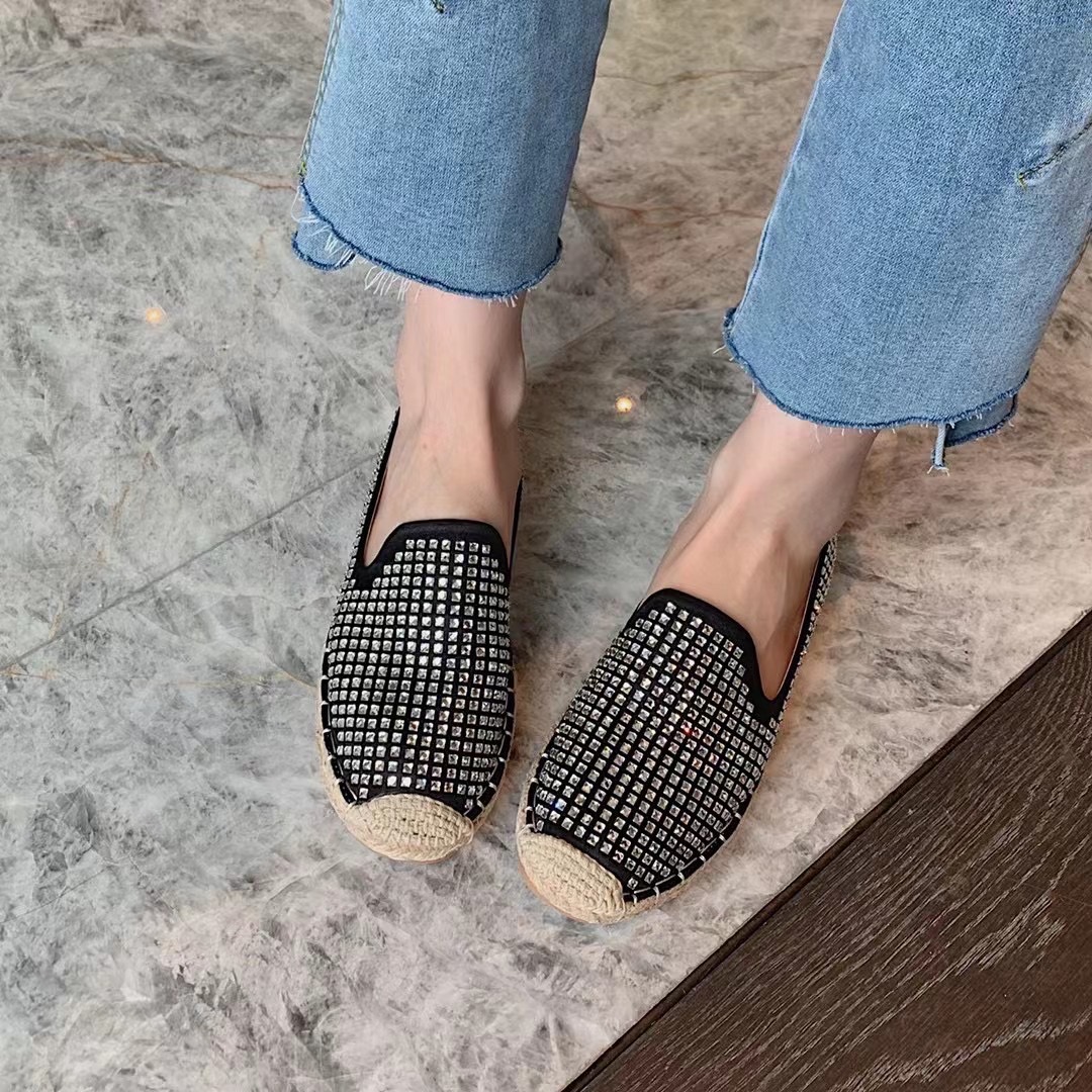 พร้อมส่งคะ รองเท้างานมาใหม่ สวยยืน1 มาแล้วจ้า ทรงสวยอย่างดี งานเกร๋เรียบหรูดูแพง ตัวนี้ห้ามพลาด ใส่สบายจะแมตช์กับกางเกง👖หรือกระโปรง👗ก็ได้ค่ะ แม่ค้าคอนเฟริม ห้ามพลาดเลยจ้าตัวนี้แนะนำ อย่าช้ารีบเลย