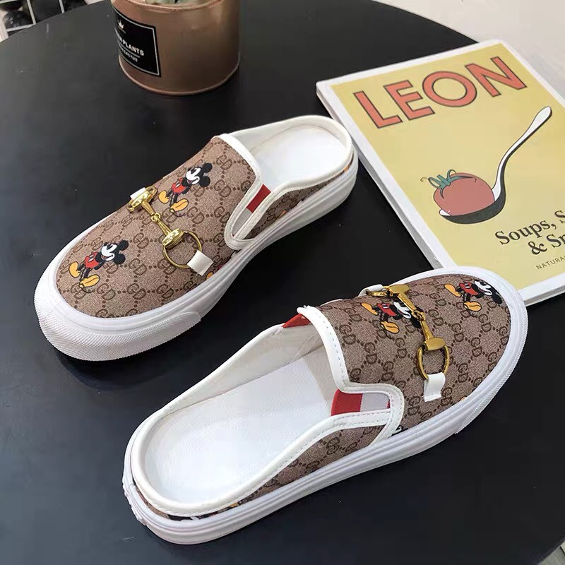 รองเท้าผ้าใบเปิดส้นงานนิ่ม ใส่สบาย สกรีน Mickey Mouse น่ารัก ทรงสวย สวมใสง่าย แมทได้กับทุกชุด เหมาะกับทุกโอกาส นิ่มใส่สวย ใส่สบาย ห้ามพลาด พร้อมส่ง