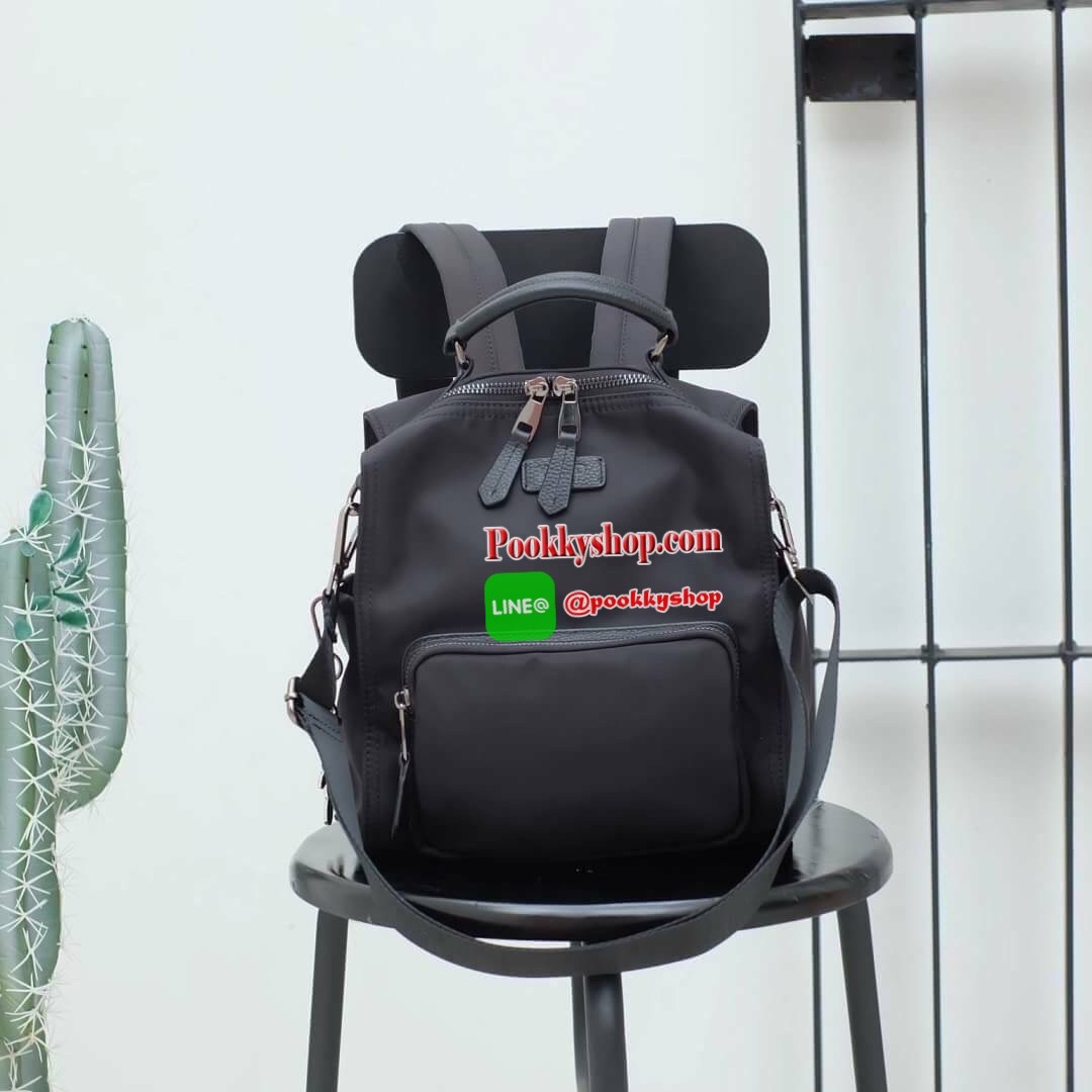 ใหม่ล่าสุด KEEP ‘ Foxxy ‘ Backpack กระเป๋าเป้ผ้าไนล่อนนาโนตัดขอบหนังแท้!!! ทรงน่ารักมากๆๆๆ ใบนี้ มีสายสั้นสำหรับสะพายไหล่ให้ด้วยคะ จุดเด่นที่ >ตัวกระเป๋าทำจากไนล่อนนาโนตัดกับหนังแท้เนื้อดีที่สุด เพิ่มความคงทน >ตัวกระเป๋ามีสายสั้น ให้เพิ่มอีก 1 สายสำ