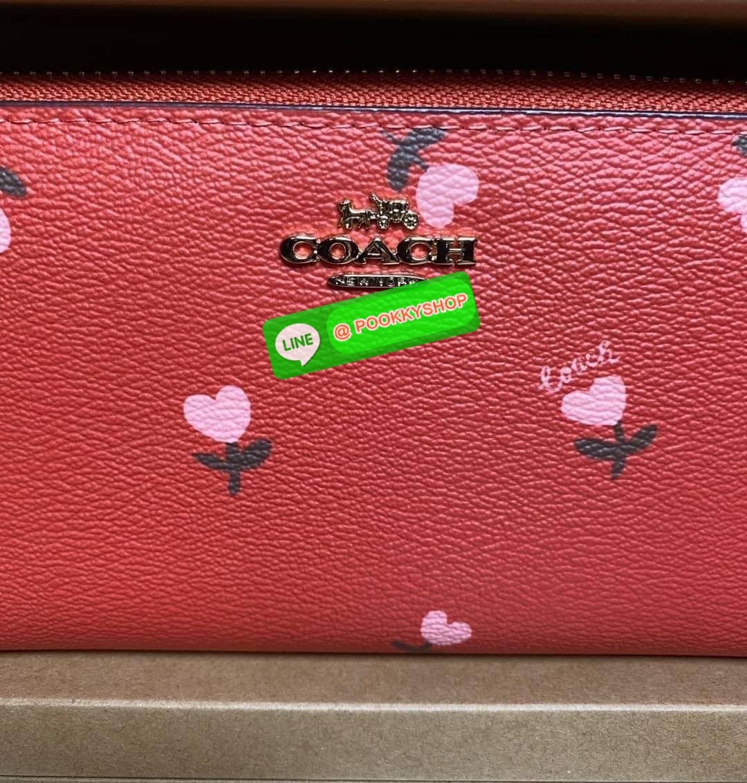 COACH ACCORDION ZIP WALLET IN SIGNATURE CANVAS กระเป๋าสตางค์ใบยาว ซิปรอบ ใช้งานง่าย ด้วยฟังค์ชั้น ด้านใน ใส่บัตรได้จุใจ มีช่องซิปใส่เหรียญตรงกลาง โดนใจหลายๆคนไปเรียบร้อยและคลาสสิค เรียบหรูดูแพงตลอดกาล ยกให้รุ่นนี้เลย