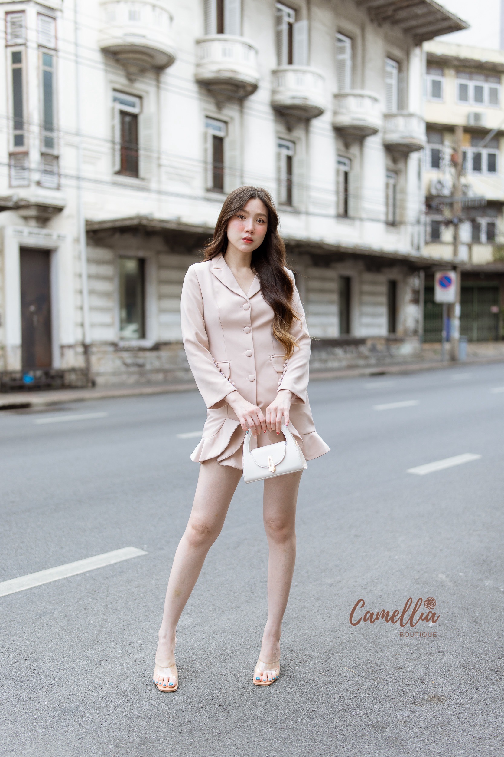 เดรสแฟชั่น ชุดเดรสสูทแขนยาวระบายๆ แขนแต่งกระดุมเรียงเม็ดสวย