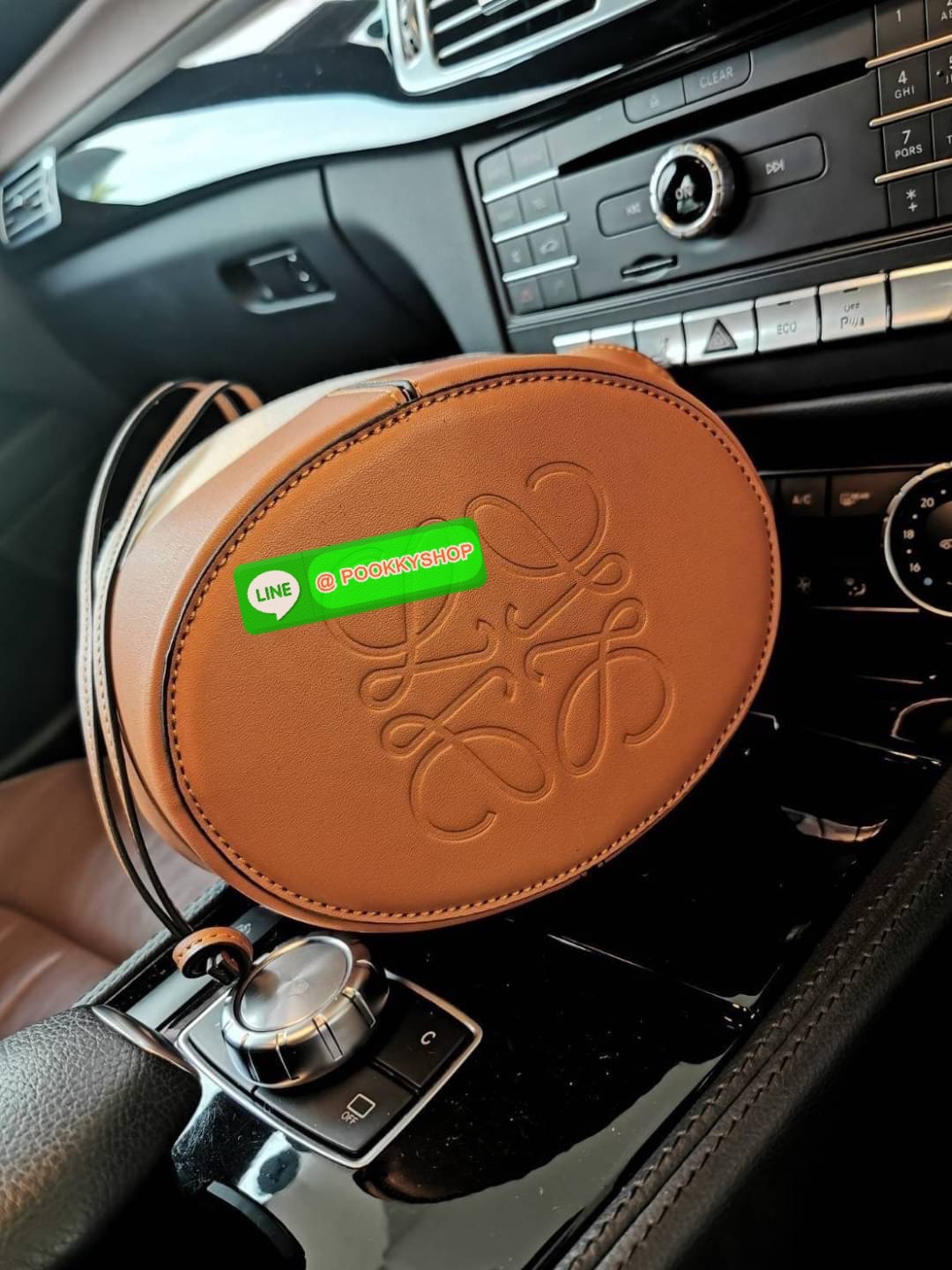 ✴️พร้อมส่งความสวย!✴️ NEW IN! LOEWE CROSSBODY BUCKET BAG GIFT WITH PURCHASE (GWP) กระเป๋าถือหรือสะพายพรีเมี่ยมกิ๊ฟ Limited Edition จาก LOEWE PERFUME DUTYFREE COUNTER วัสดุ Canvas & Leather calfskin ขนาดกำลังดี น้ำหนักเบา ภายในโล่งกว้างและจุ ส