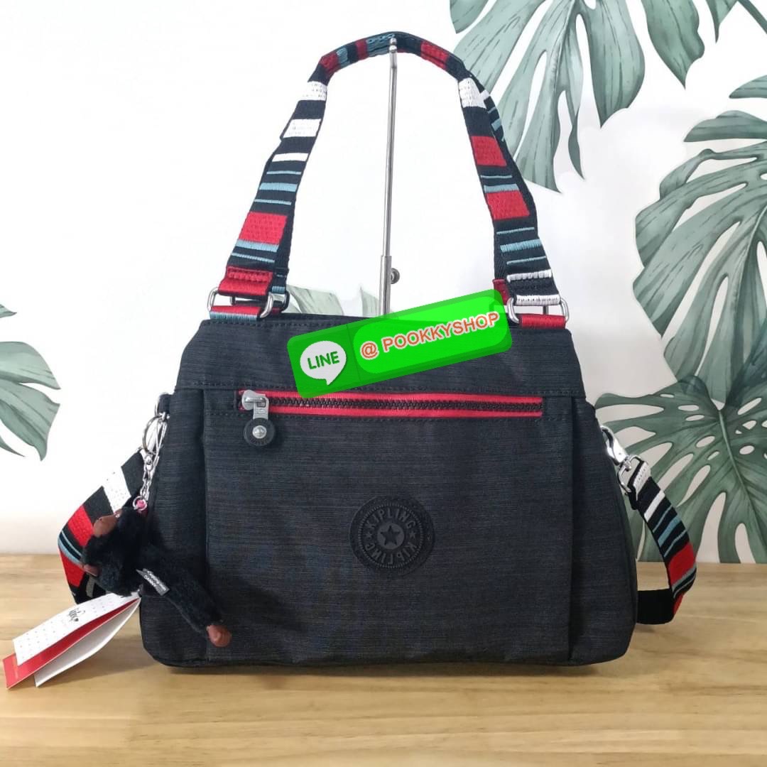 KIPLING ELISE HANDBAG กระเป๋าถือและสะพายไหล่ วัสดุ Nylon +Polyester ขนาดกำลังพอดี จุของได้มาก มีหูจับสองสาย ถือสะดวก น้ำหนักเบา มีช่องซิป ด้านหน้า ช่อง กระเป๋าหลักเปิด-ปิดด้วยซิป มี3 ช่องว่างใส่ของได้จุมากๆ ใส่มือถือได้ กระเป๋าสตางค์ใบยาว และ เครื่องสำอาง