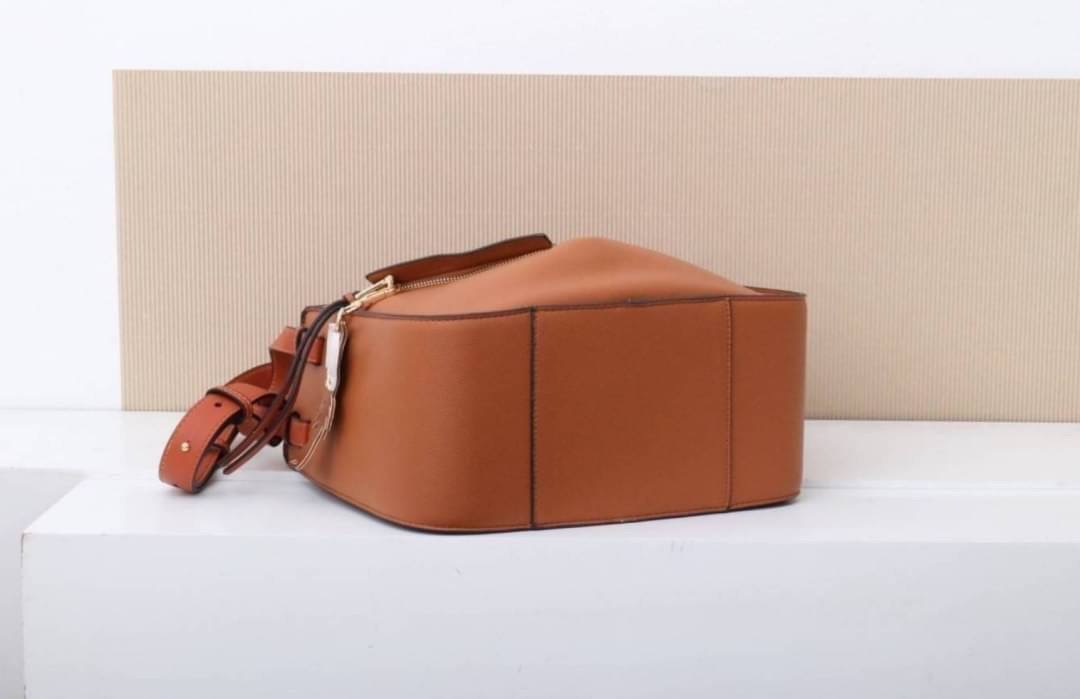 มาอีกรอบละจร้าาา Hammock รุ่นนี้ถามกันไม่เลิก เลยตั้งใจผลิตมาอีกครั้ง สวยๆทุกสี งายดีสวยเนี๊ยบทรงแป๊ะมาก พิเศษ..เลยจร้า แถมฟรี !! ตัวห้อยกุ้งน้อย เพิ่มความโดดเด่นขึ้นไปอีก ... งานนี้รับรองไม่ผิดหวัง ดีเทลรายละเอียดสวยมาก