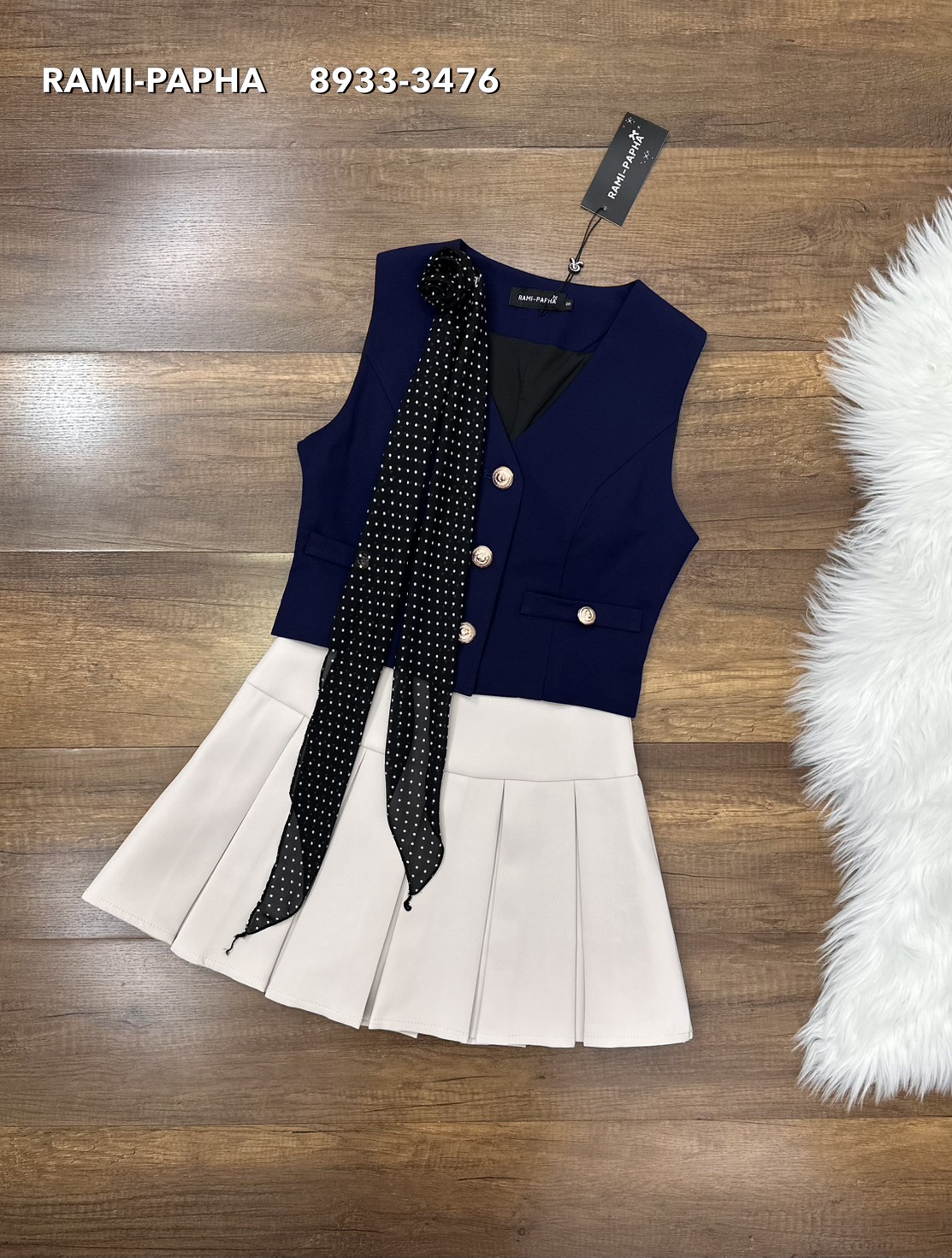 ชุดเซทแฟชั่น ชุดเซต4ชิ้น สุดคุ้ม!! เสื้อโทนสีกรม คอวีกระดุมหน้าสีทองสวยหรูโดดเด่น