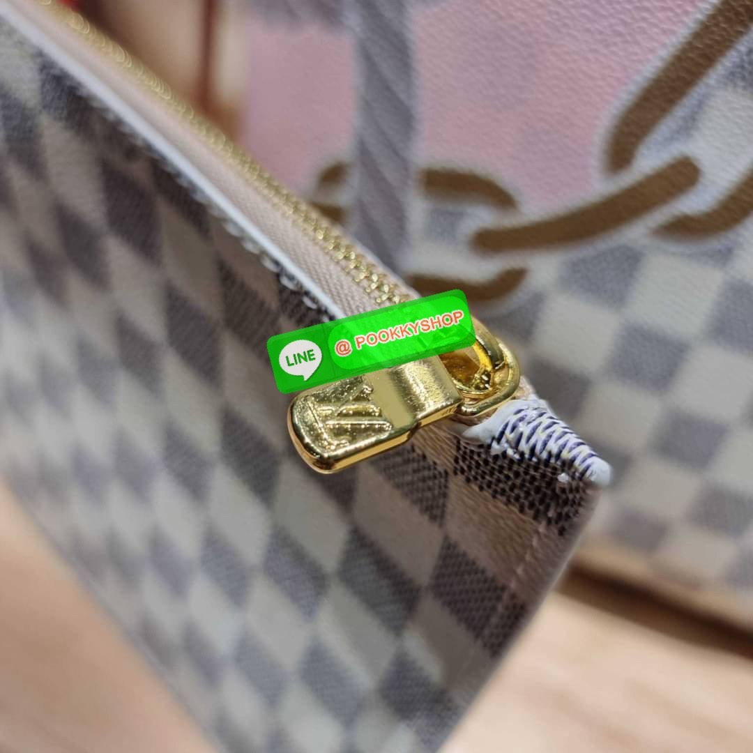 NEW IN!! LV 2IN1 TOTE SET WITH NAUTICAL PRINT ดีไซน์ใหม่ต้อนรับฤดูร้อน กับกระเป๋าสะพายไหล่ใบใหญ่ทรง tote มาพร้อมใบลูก พรีเมี่ยมกิ๊ฟสุดคุ้ม!! คลาสสิคที่สุด เป็นอีกรุ่นที่มีคนใช้เยอะมากๆ โทนสีละมุน วัสดุหนังแคนวาสปั๊มลายเต็มใบ ปากกระเป๋ามีหูเกี่ยว ด้านข้างม