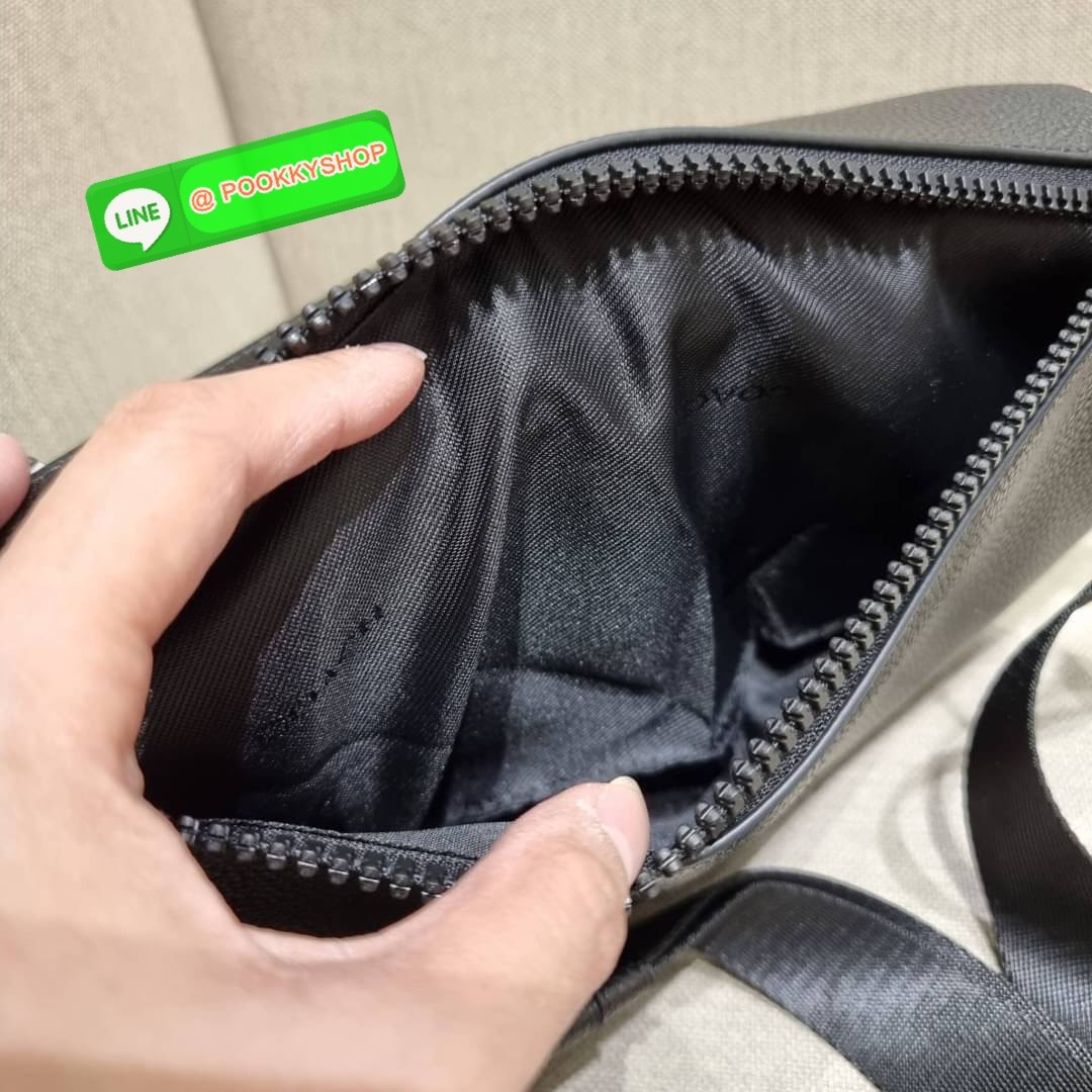 COACH C4028 COACH x PEANUTS WARREN BELT BAG IN SIGNATURE CANVAS WITH VARSITY PATCHES กระเป๋าคาดอกไซส์ใหญ่ คอลเลคชั่นยอดฮิต!! เป็นรุ่นสุดยอดของความคลาสสิค ขนาดสะพายกำลังเท่ คูลๆ ใช้งานง่าย ได้ทั้งหนุ่มๆและสาวๆ วัสดุหนังแคนวาสเคลือบลายสลับหนัง pepble น่าใช้